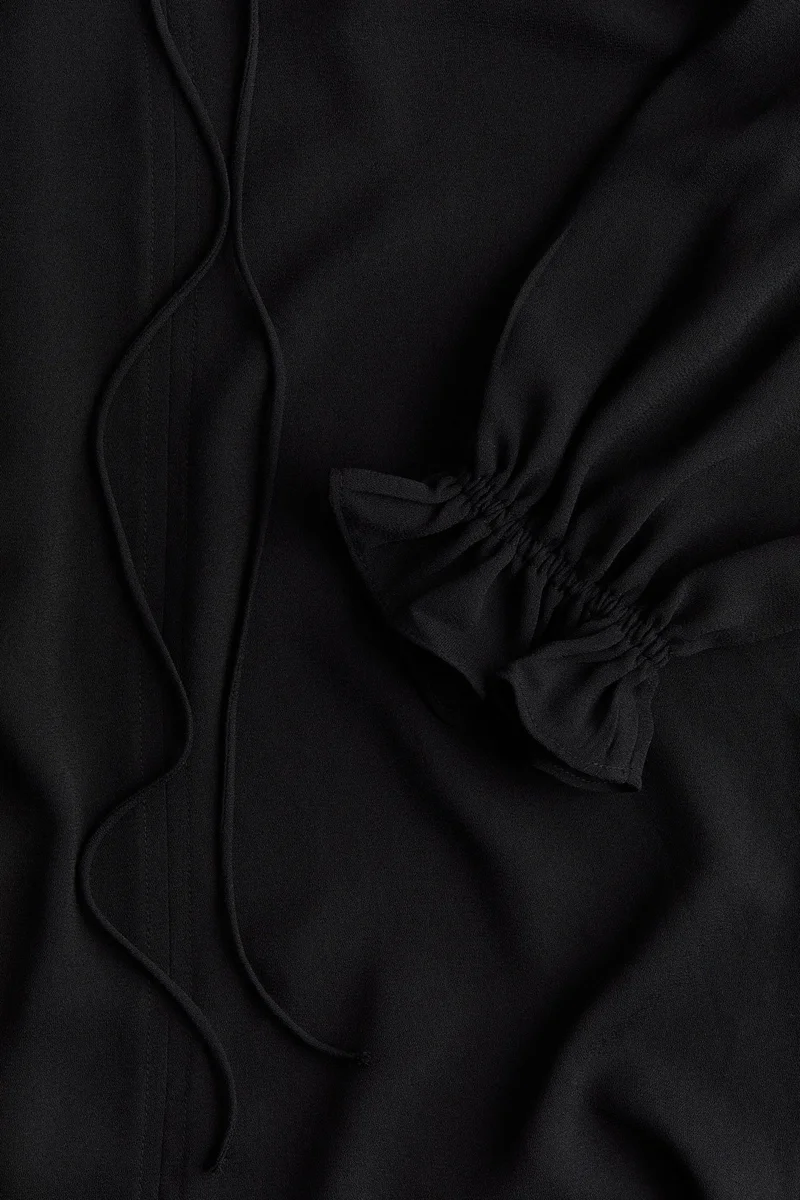 H&M Frilled-Collar Dress