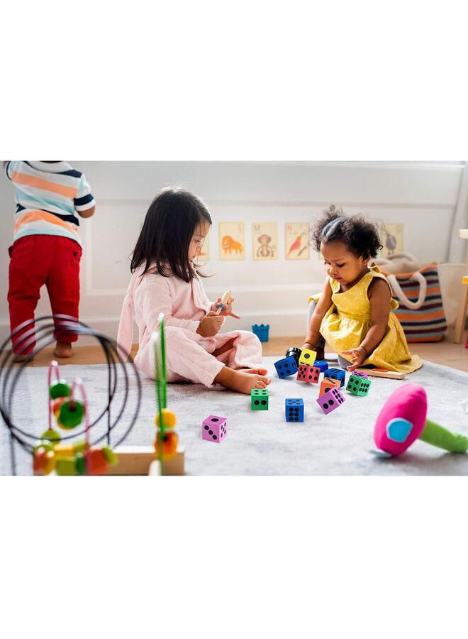 يُسلِّم مجموعة نرد رغوية ملونة مكونة من 4 قطع من النرد الضخم لألعاب الرياضيات والأنشطة الصفية ولوازم الحفلات وجوائز الكرنفال وأداة تعليمية ونرد مكعب للتجمعات العائلية والزوجية - Image 5