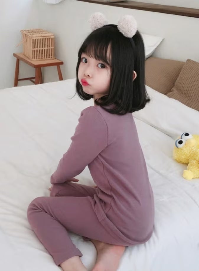 مجموعة ملابس داخلية حرارية للأطفال بلون واحد، قمصان وسروال ناعم، مجموعة ملابس نوم ناعمة للأطفال - Image 1