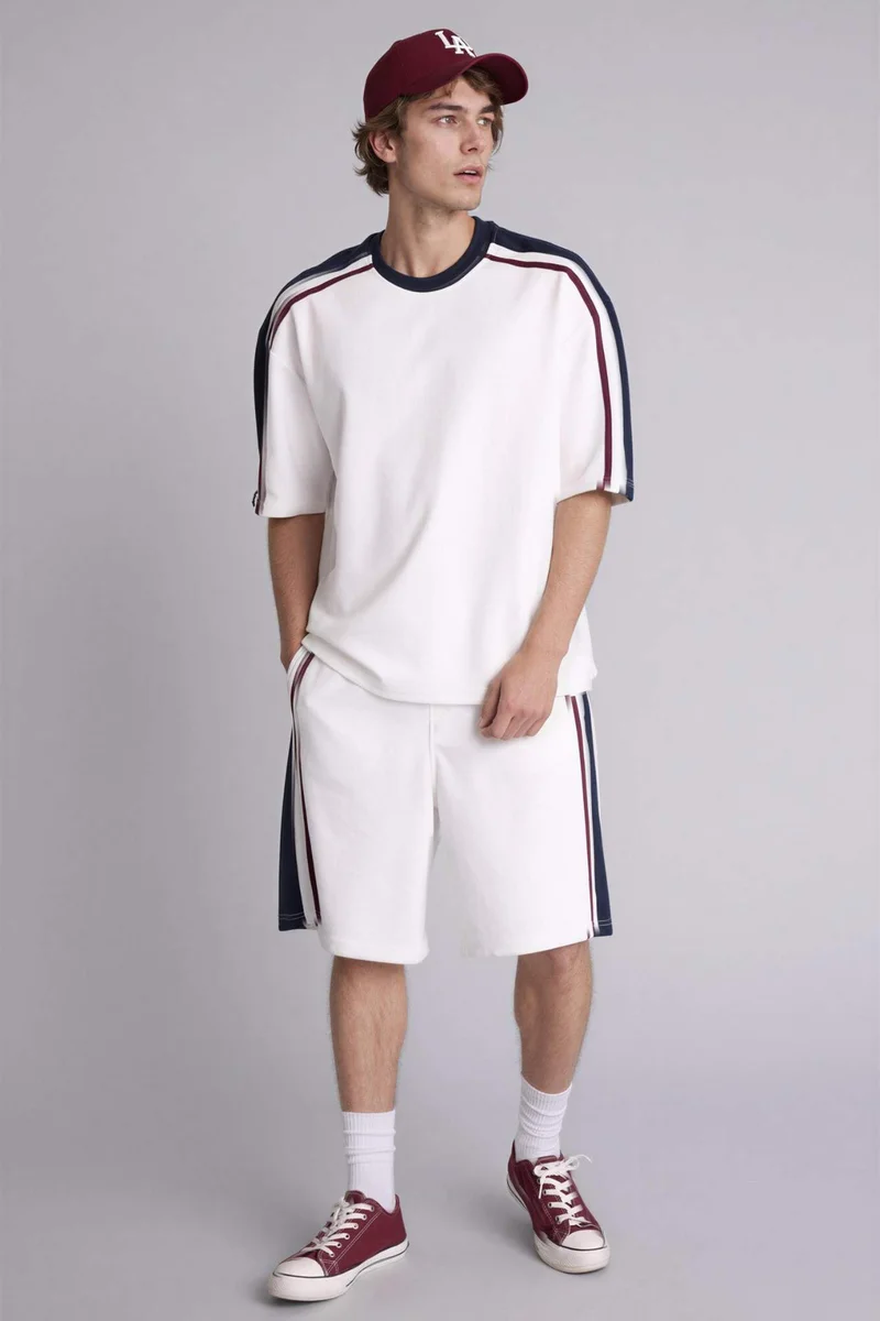 ديفاكتو Baggy Fit Elastic Waist Shorts