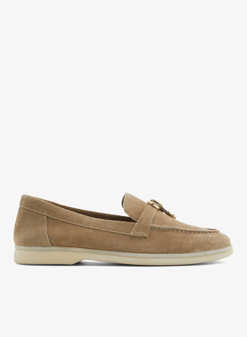 الدو CrerasIn Loafers