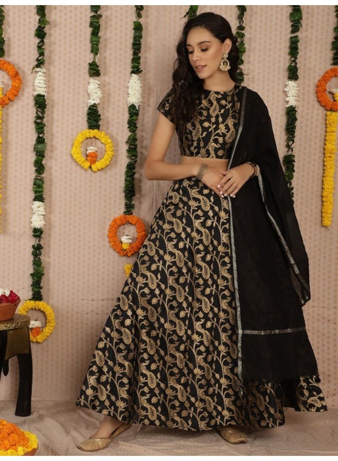 أيه كيه إس ليجها تشولي مطرزة بالزري باللونين الأسود والذهبي مع دوباتا - Image 1