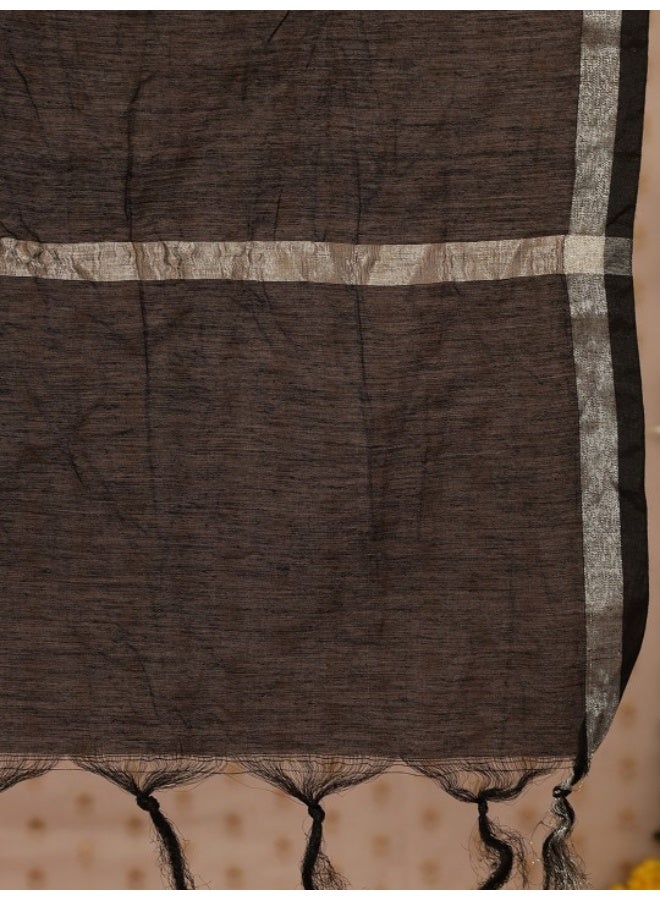 أيه كيه إس ليجها تشولي مطرزة بالزري باللونين الأسود والذهبي مع دوباتا - Image 4