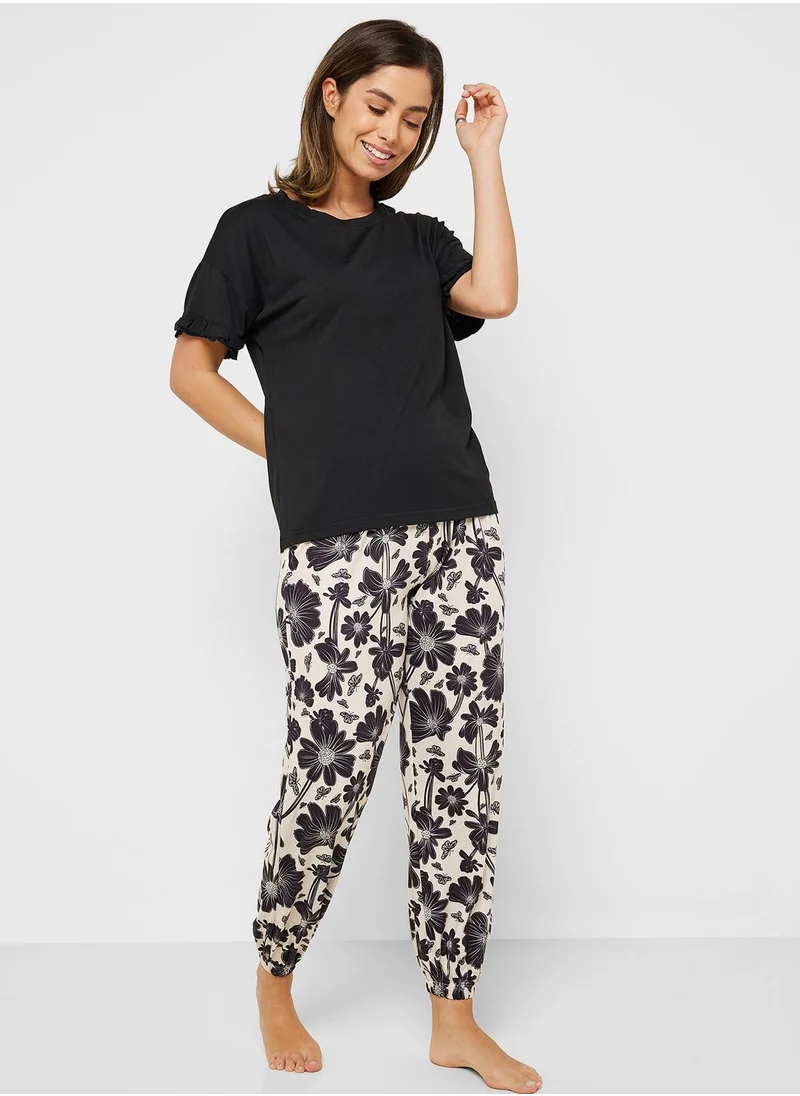 Ginger T-shirt & Floral Print Pyjama Set
