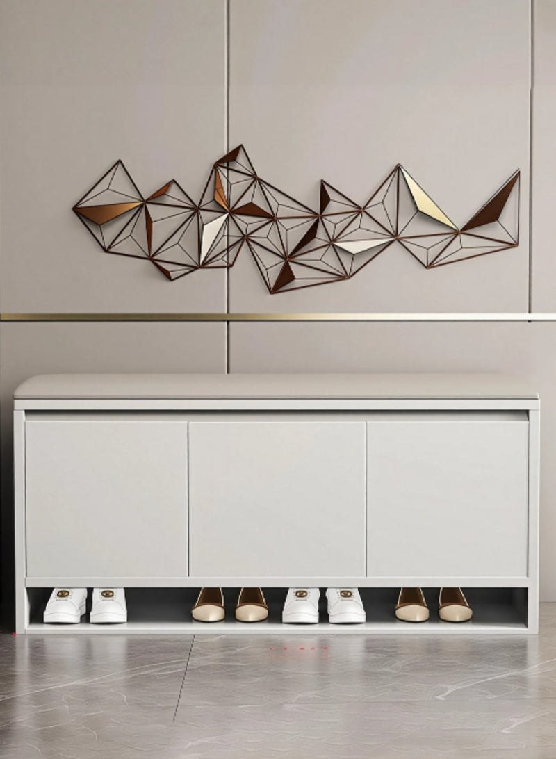 اليسا مقعد خزانة أحذية 3 في 1 للمدخل - مقعد قابل للطي مع مساحة تخزين مخفية، خزائن بثلاثة أبواب مع أرفف قابلة للإزالة، منظم صغير الحجم مع مقعد مبطن - لمسة نهائية بيضاء عصرية - Image 1