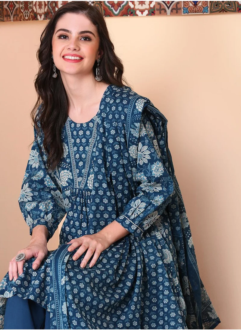 آي شين Straight Fit Printed Pattern Round Neck Three-Quarter Sleeves Blue Colour Knitted Cotton Kurta Set for Women with Semi Elastic Closure - A Must-Have for Every Wardrobe