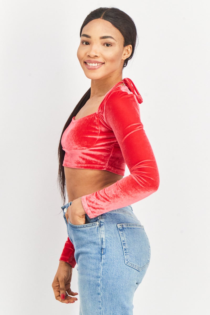 NA-KD بلوزة مخملية حمراء بأكمام طويلة وياقة هالتر للنساء - Image 3