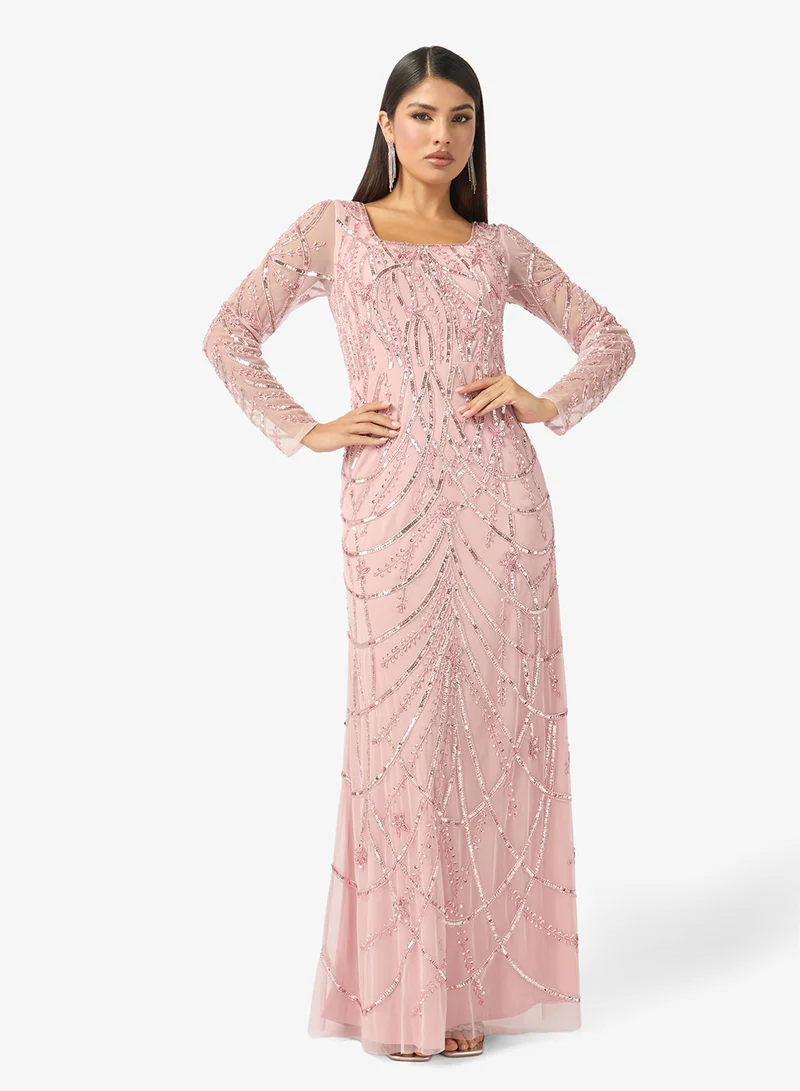 نمشي x فستان سهرة مزين بالخرز بفتحة صدر عميقة