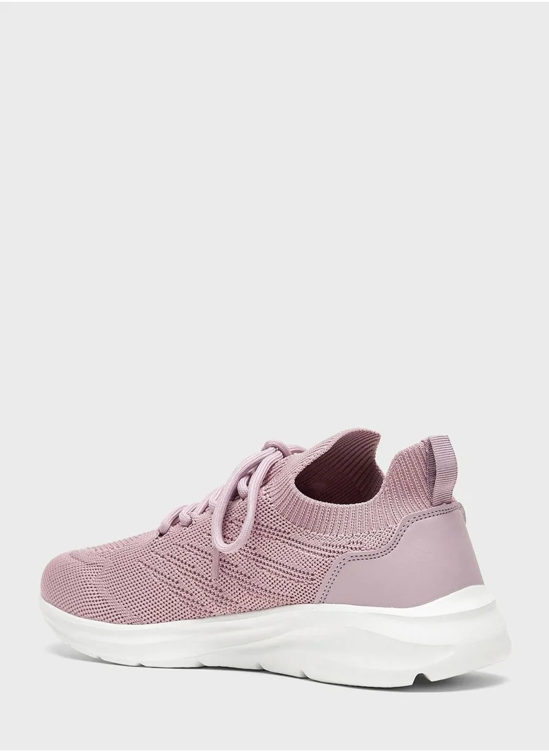 شو اكسبرس Lace Up Low Top Sneakers