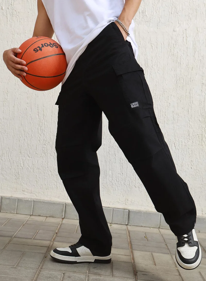 هوبرهولمي Men's Black Cotton Blend Solid Pattern Full Length Cargo Relaxed Trouser