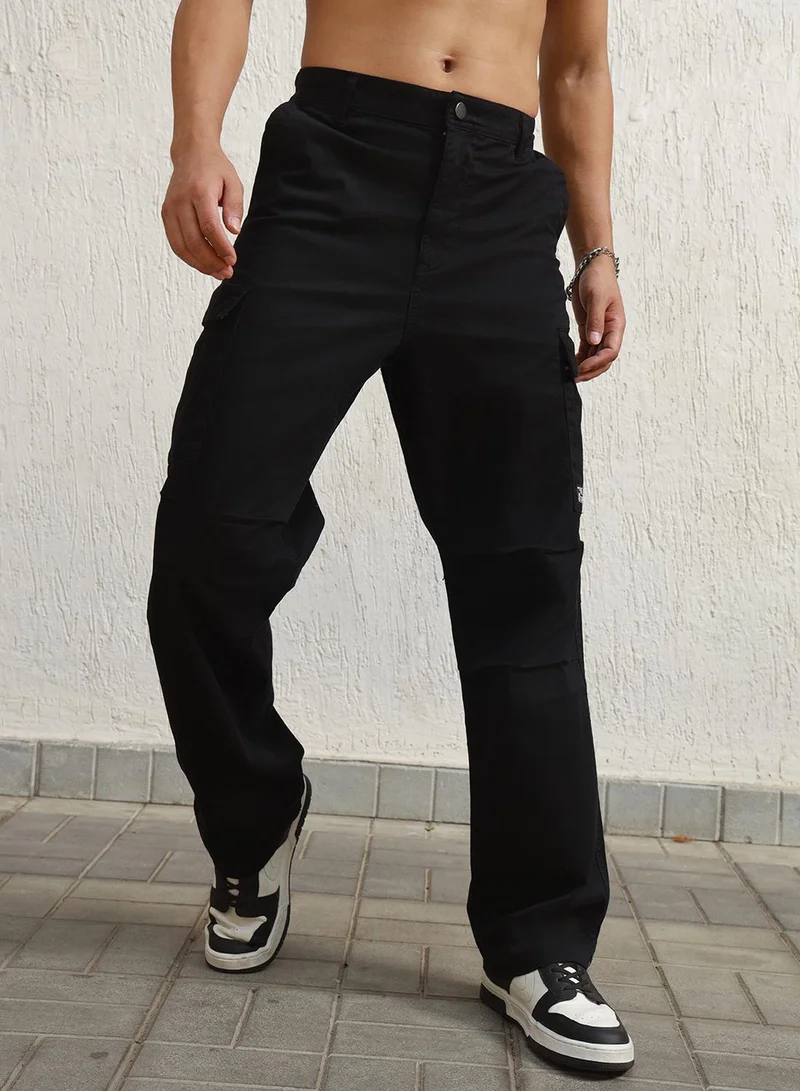 هوبرهولمي Men's Black Cotton Blend Solid Pattern Full Length Cargo Relaxed Trouser
