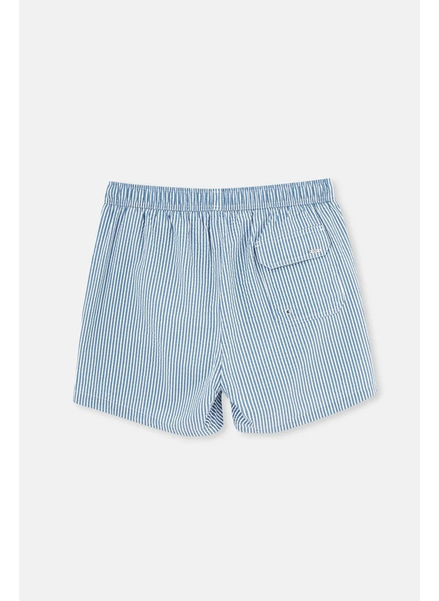 داجي White-Navy Short Striped Shorts