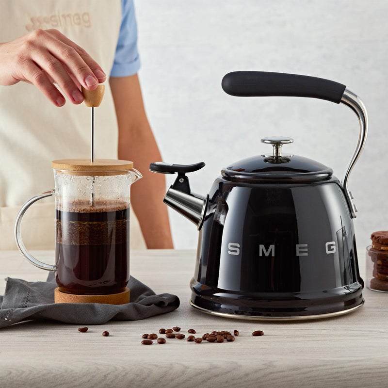 SMEG Retro Stovetop Whistling Kettle – 2.4Q (Black) - Image 2