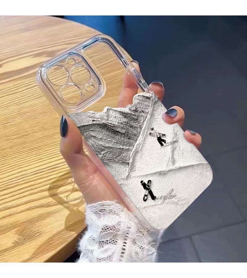 غلاف iPhone 15 Pro شفاف كالكريستال بتصميم التزلج على الثلج، حامٍ وشفاف بأناقة - Image 3