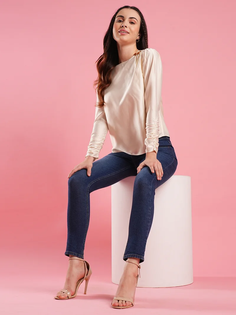 globus Women Solid Round Neck Top