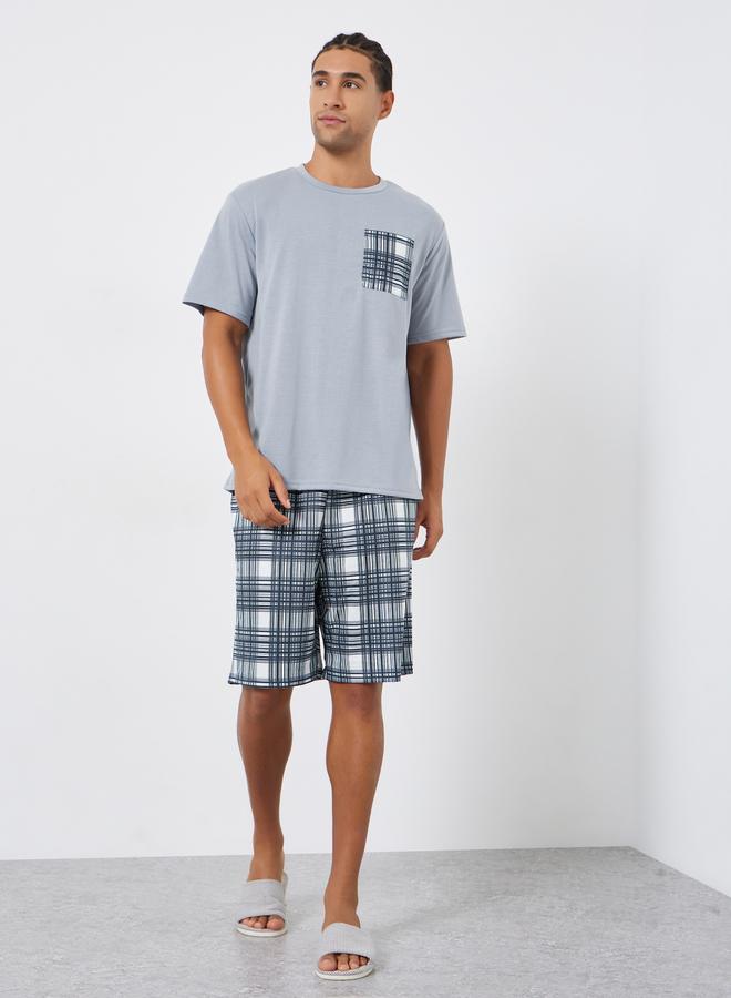 Styli Men Checked Relaxed Fit T-Shirt and Shorts Set - Image 1