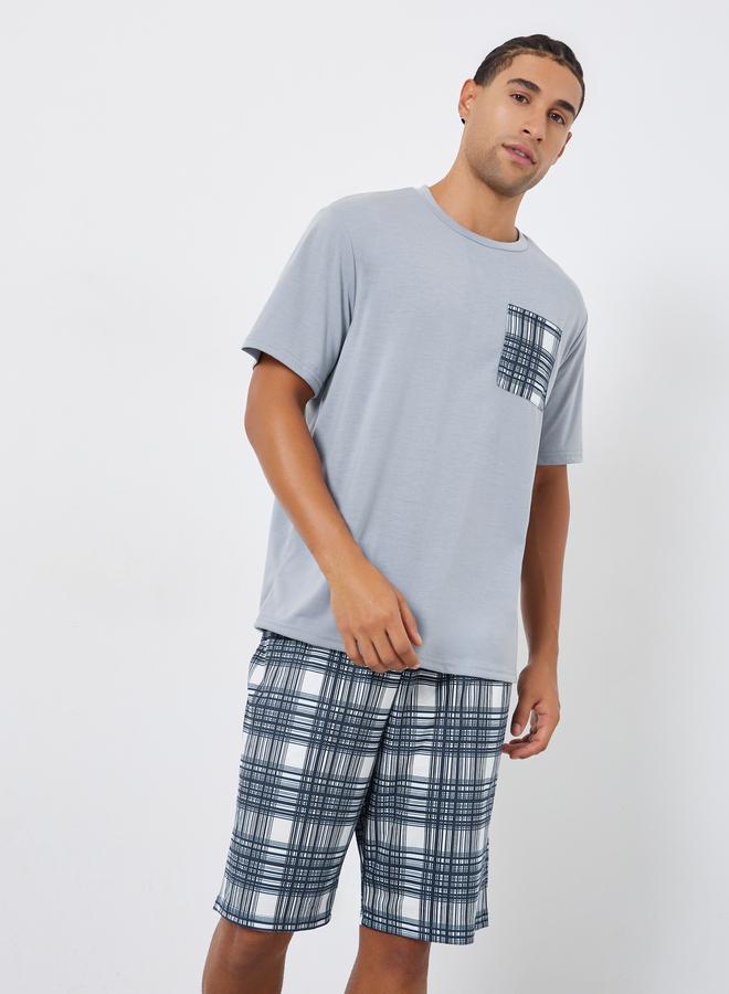 Styli Men Checked Relaxed Fit T-Shirt and Shorts Set - Image 2