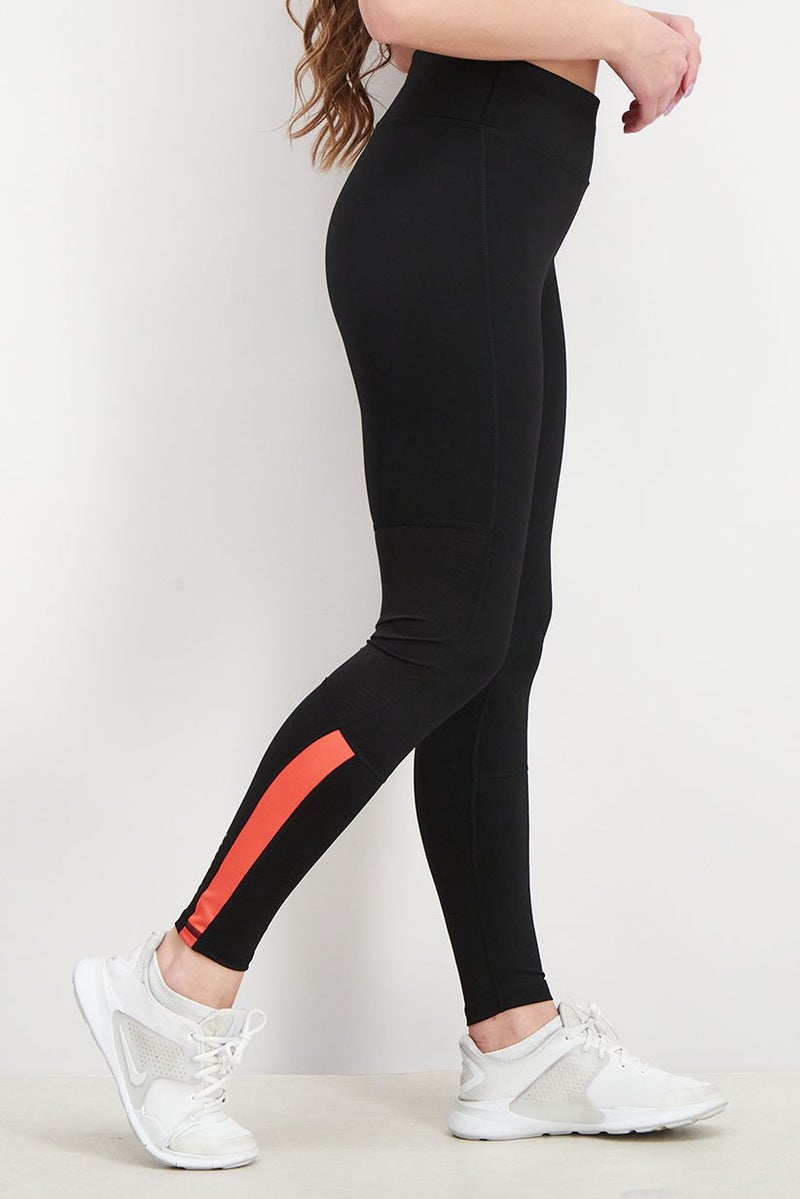 PUMA ليجنغز تدريب ضيقة تناسب النساء بطباعة جرافيك، أسود - Image 4