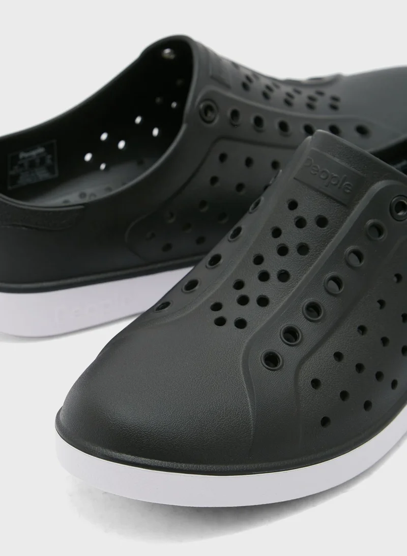 People F21 Ace Low Top Sneakers