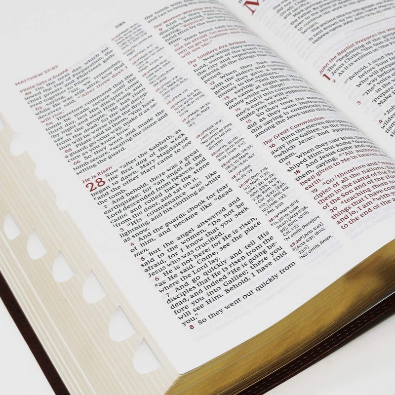 الكتاب المقدس، نسخة الملك جيمس الجديدة، مرجع، آية بآية، عمود مركزي، جلد ناعم، بني، حروف حمراء، فهرس بالإبهام، طباعة مريحة: الكتاب المقدس، نسخة الملك جيمس الجديدة - Image 3