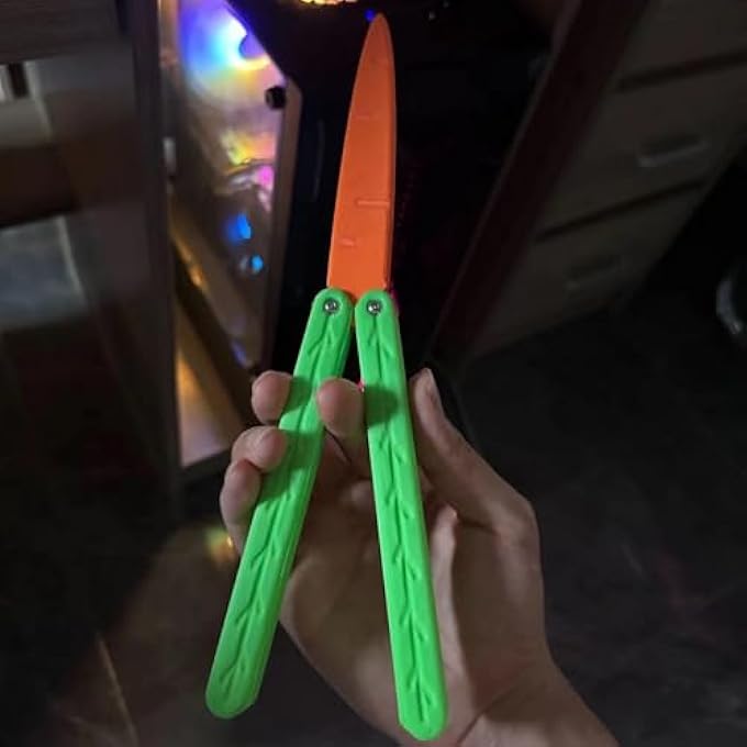 Denash 3D Printed Carrot Knife, Foldable Cute Stress Relief Toy Portable High Safety Plastic Knife for Family Game Party Fathers Husbands Boyfriends - Image 2
