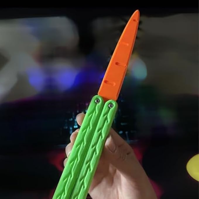 Denash 3D Printed Carrot Knife, Foldable Cute Stress Relief Toy Portable High Safety Plastic Knife for Family Game Party Fathers Husbands Boyfriends - Image 3