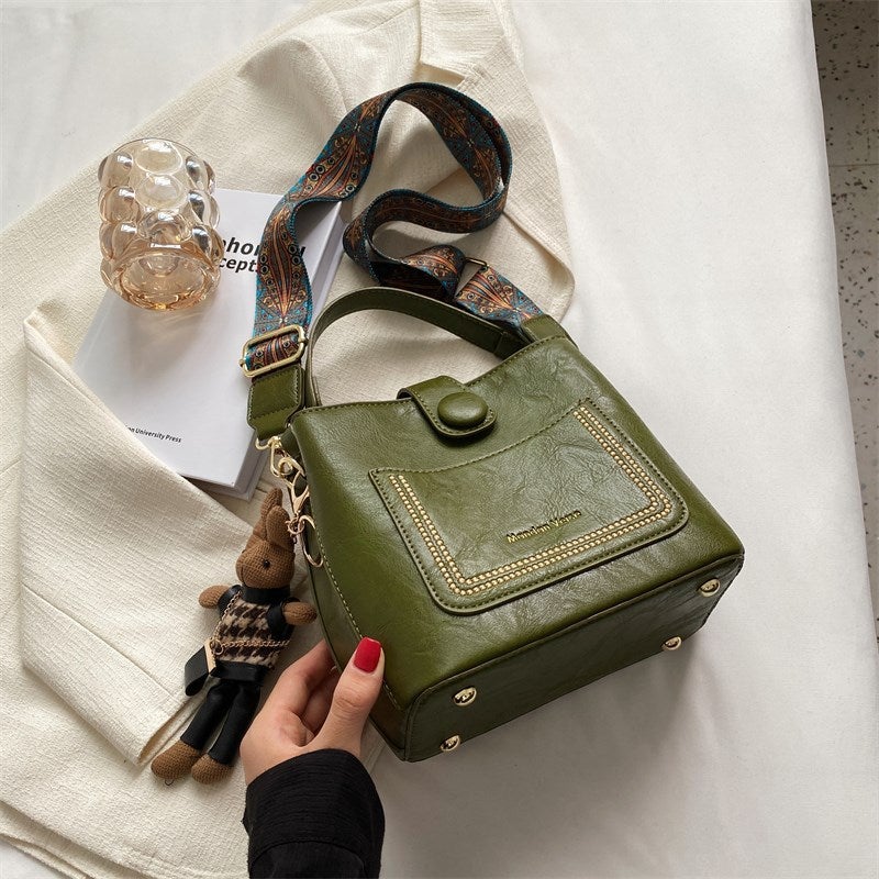 Niche Design Fashion Retro All-Match Commuter Shoulder Crossbody Bag Women'S High-End Texture Bucket Bag - Image 1