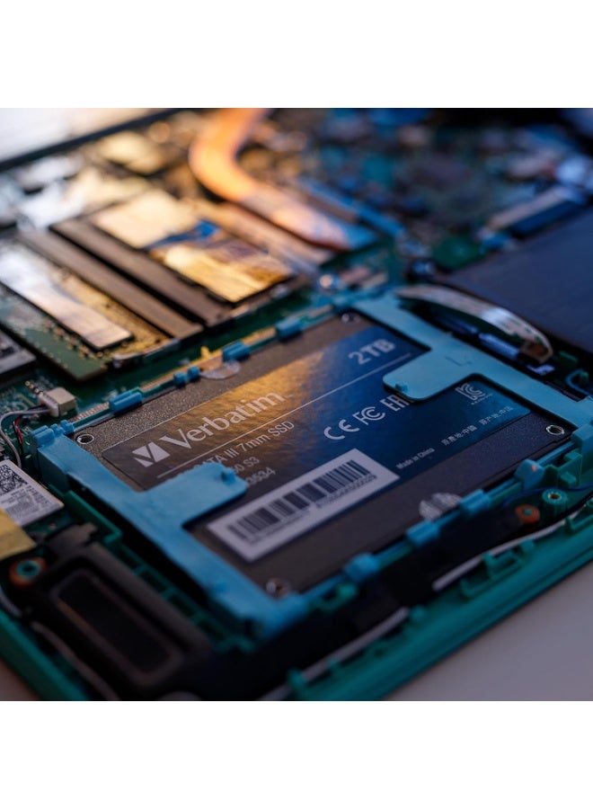 VERBATIM قرص صلب داخلي Verbatim Vi550 S3 SSD بسعة تخزين 2 تيرابايت، قرص صلب بحجم 2.5 بوصة بواجهة SATA III وتقنية NAND ثلاثية الأبعاد، أسود - Image 2