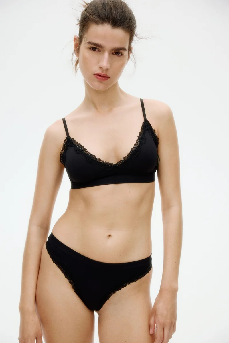 اتش اند ام سروال ثونغ بدون درزات وبحواف دانتيل - عبوة من قطعتين