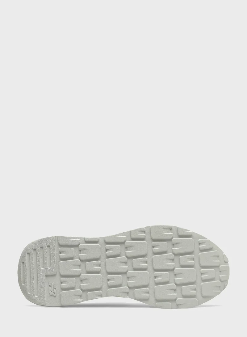 New Balance 5740 Low Top Sneakers