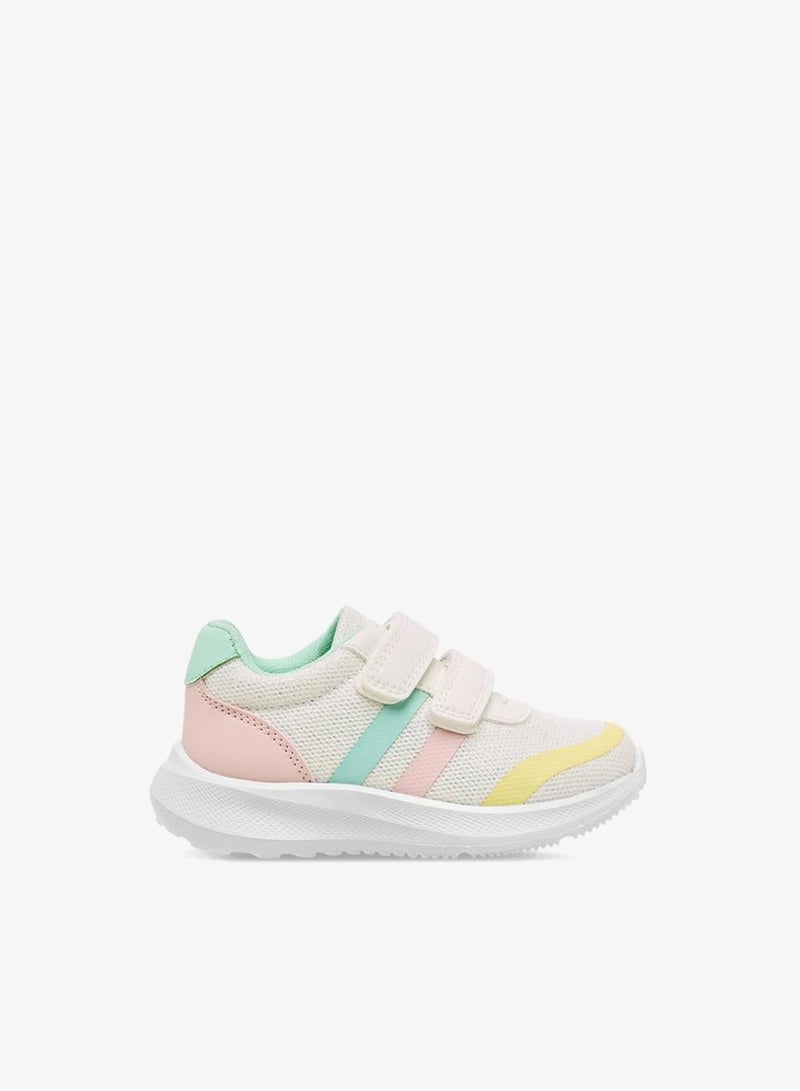 بيرفيت حذاء رياضي بناتي بشريط لاصق - Image 1