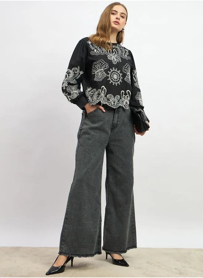 Styli Styli Schiffli Scalloped Hem Long Sleeve Top