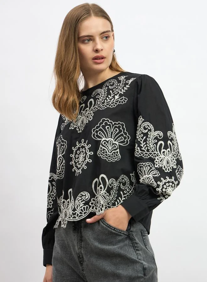 Styli Schiffli Scalloped Hem Long Sleeve Top