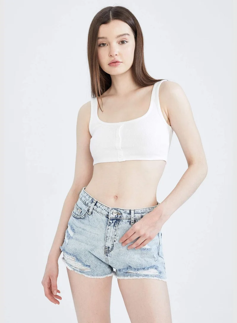 ديفاكتو High Waisted Distressed Mini Jean Short