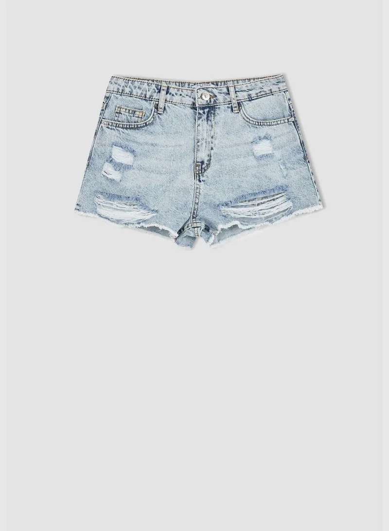 ديفاكتو High Waisted Distressed Mini Jean Short