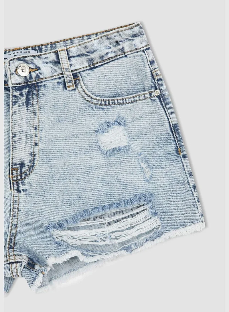 ديفاكتو High Waisted Distressed Mini Jean Short