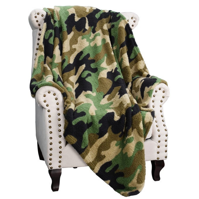 CAMO SHERPA THROW BLANKET CAMO GIFTS FOR BOYSHIMDADHUSBANDBOYFRIEND LIGHTWEIGHT SOFT PLUSH CAMO BLANKETS FOR CAMPING TRAVELING HUNTING GIFTS FOR MEN 50X60 INCHES