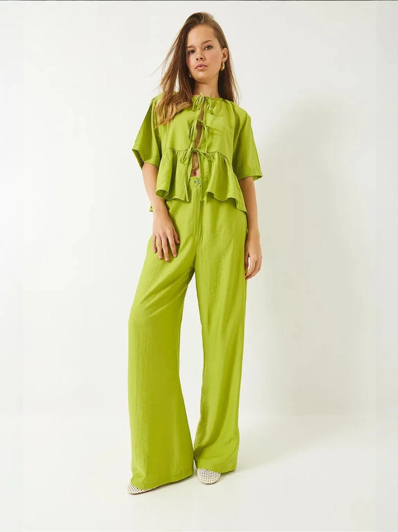 Bianco Lucci LUCCI Textured Two-Piece Coord Set with Ruffle Detail