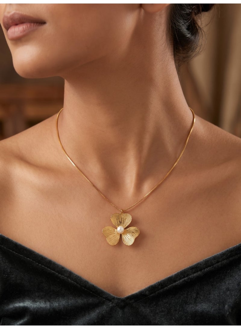 Vbranda This necklace boasts a design that combines elegance and durability. - Image 1