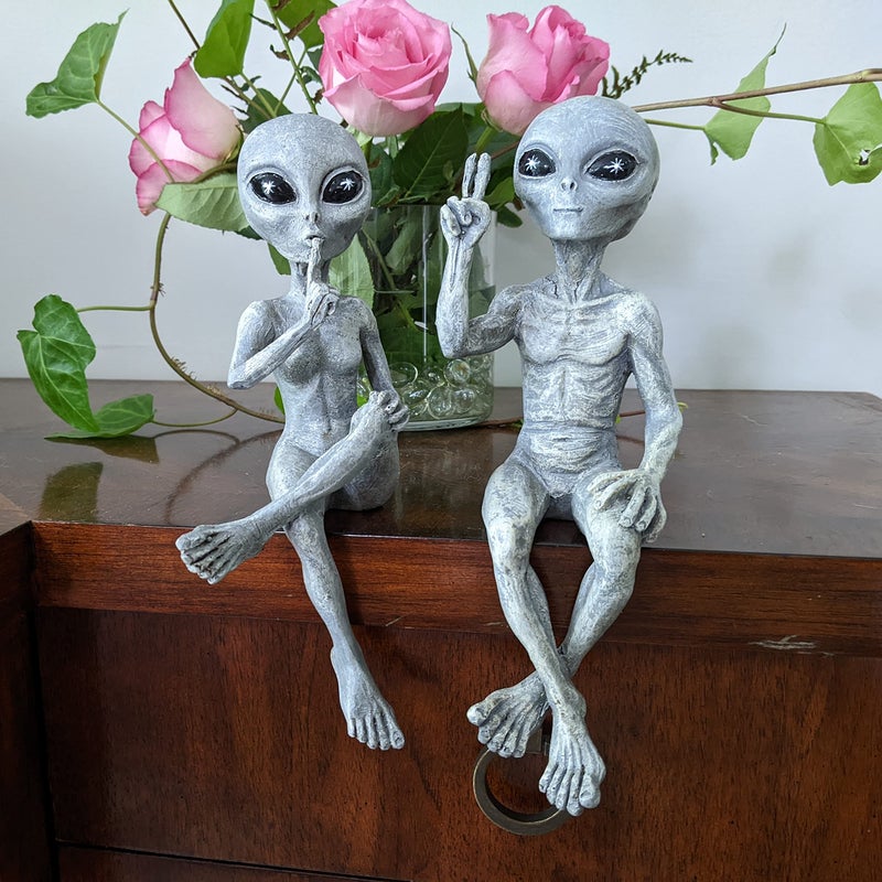 Generic Alien Invasion Ledge Loungers Peace & Quiet  10"" H UFO Extraterrestrial Garden Alien Statues Figurine Set - Alien Gray  - Image 2