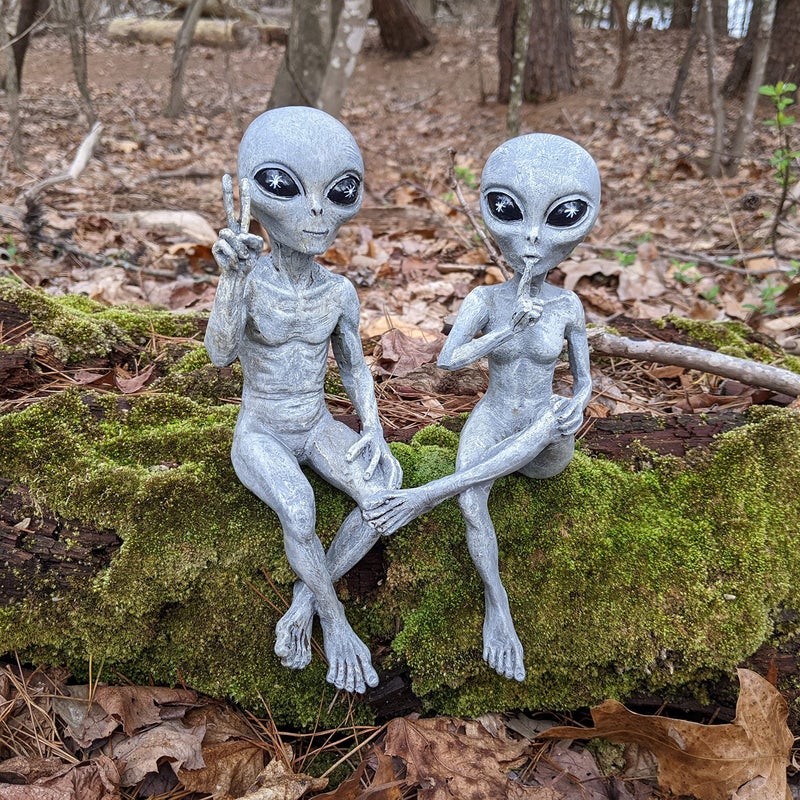 Generic Alien Invasion Ledge Loungers Peace & Quiet  10"" H UFO Extraterrestrial Garden Alien Statues Figurine Set - Alien Gray  - Image 5