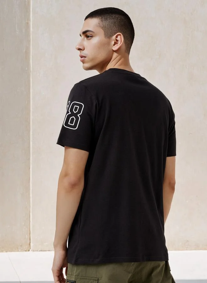 اس بي كاركترز تيشيرت بطبعة هوت ويلز