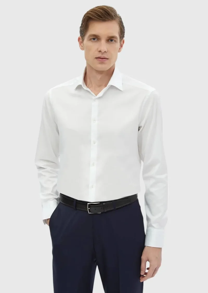 رامسي قميص أبيض بقصة عادية، نسيج كلاسيكي لا يحتاج إلى كي، مصنوع من القطن الخالص ١٠٠٪