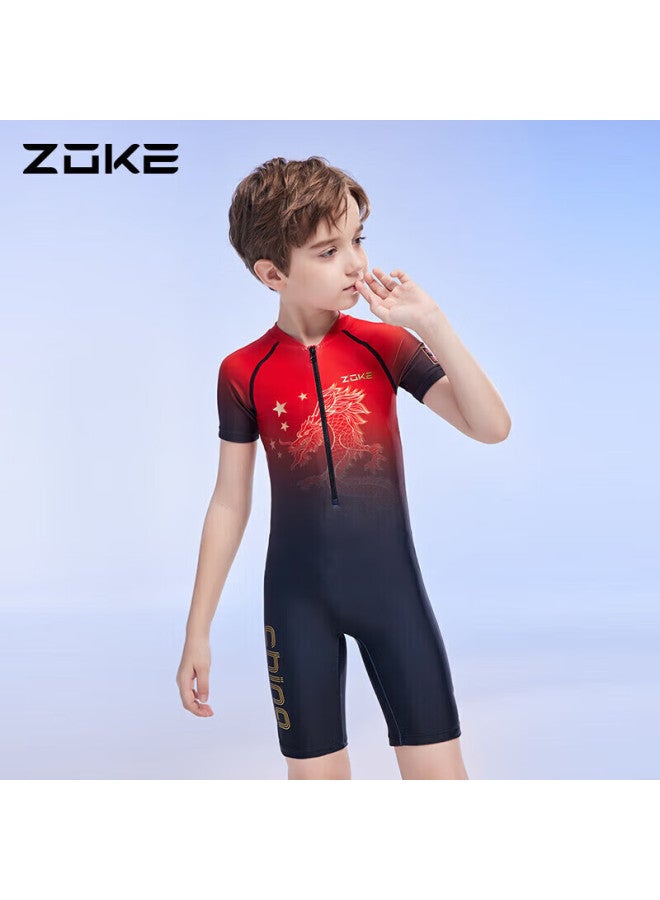 Zoke ملابس سباحة للأطفال، قطعة واحدة للأولاد بأرجل مربعة، حمام ساخن بأكمام قصيرة، 123503544، نمط التنين الصيني الأسود والأحمر، المقاس 12 - Image 4