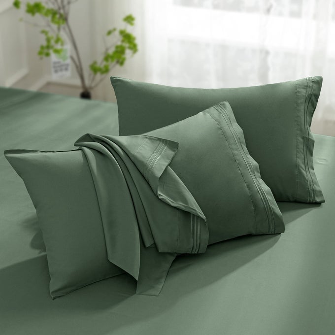 MICROFIBER PILLOW CASES KING SIZE SET OF 21800 THREAD COUNT ULTRA SOFT GREEN PILLOWCASES WRINKLE RESISTANT PILLOW COVERS WITH ENVELOPE CLOSURE 20 X 40
