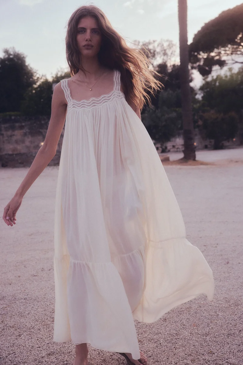 اتش اند ام فستان بقصّة A