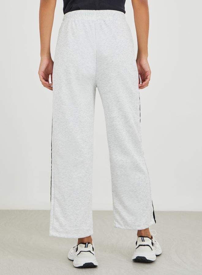 ستايلي بنطلون جوجر بقصة واسعة وخطوط جانبية مع رباط - Image 4