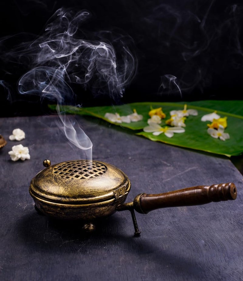 True Decor Brass Home Purifing Dhoop Dani Bakhoor Burner Dhop Holder Dhup with Wooden Handle for Home Office Temple Puja and Shuddhi (4.5 Inch Diameter) - Image 2