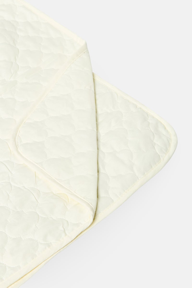 Nanette lepore 3 Pieces King Quilted Bedspread With Pillow Case Set, Ivory  - Image 4