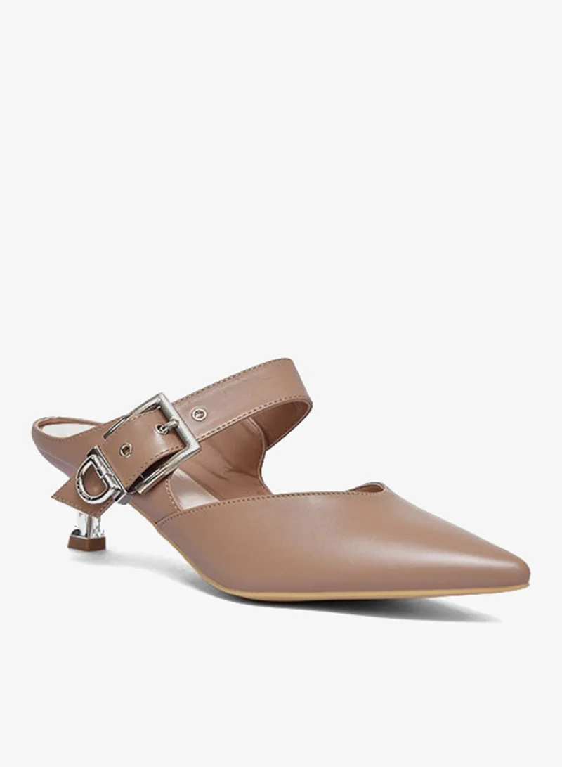 فينتشي حذاء بكعب متوسط ​​ومقدمة مدببة